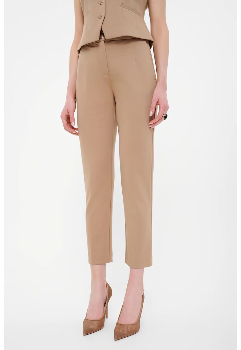 GreenPoint Pantaloni crop cu buzunare oblice - Maro nisip