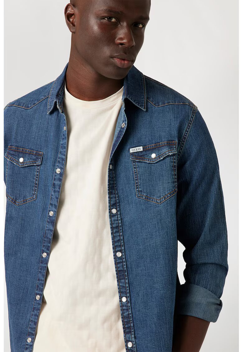 GUESS Camasa din denim cu buzunare aplicate - Albastru inchis
