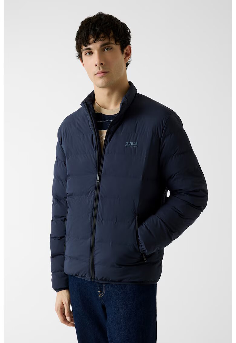 GUESS Geaca slim fit matlasata - Albastru ultramarin
