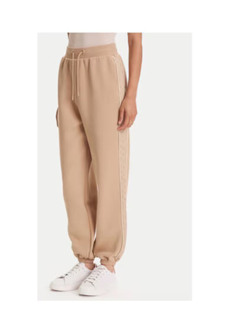 GUESS Pantaloni de trening de cu benzi logo laterale - talie cu snur si mansete elastice - Bej nisip