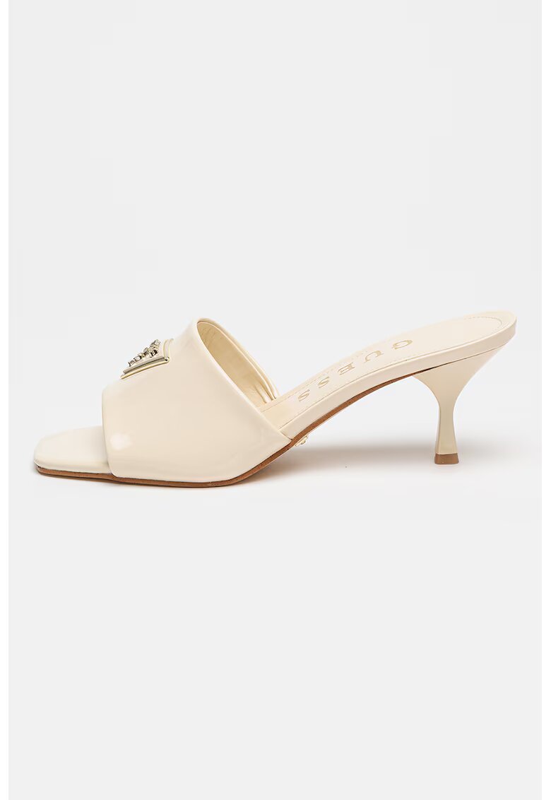 GUESS Papuci cu toc lacuiti - Bej deschis