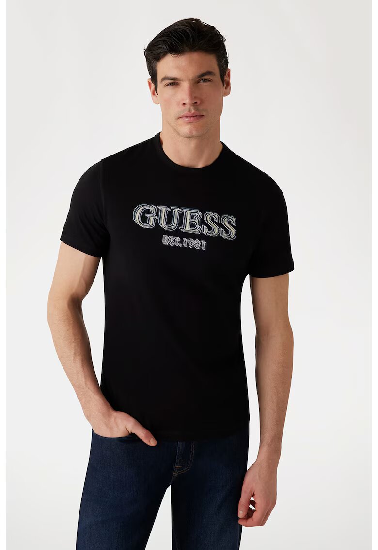 GUESS Tricou cu decolteu la baza gatului si imprimeu logo - Alb fildes/Negru/Albastru prafuit