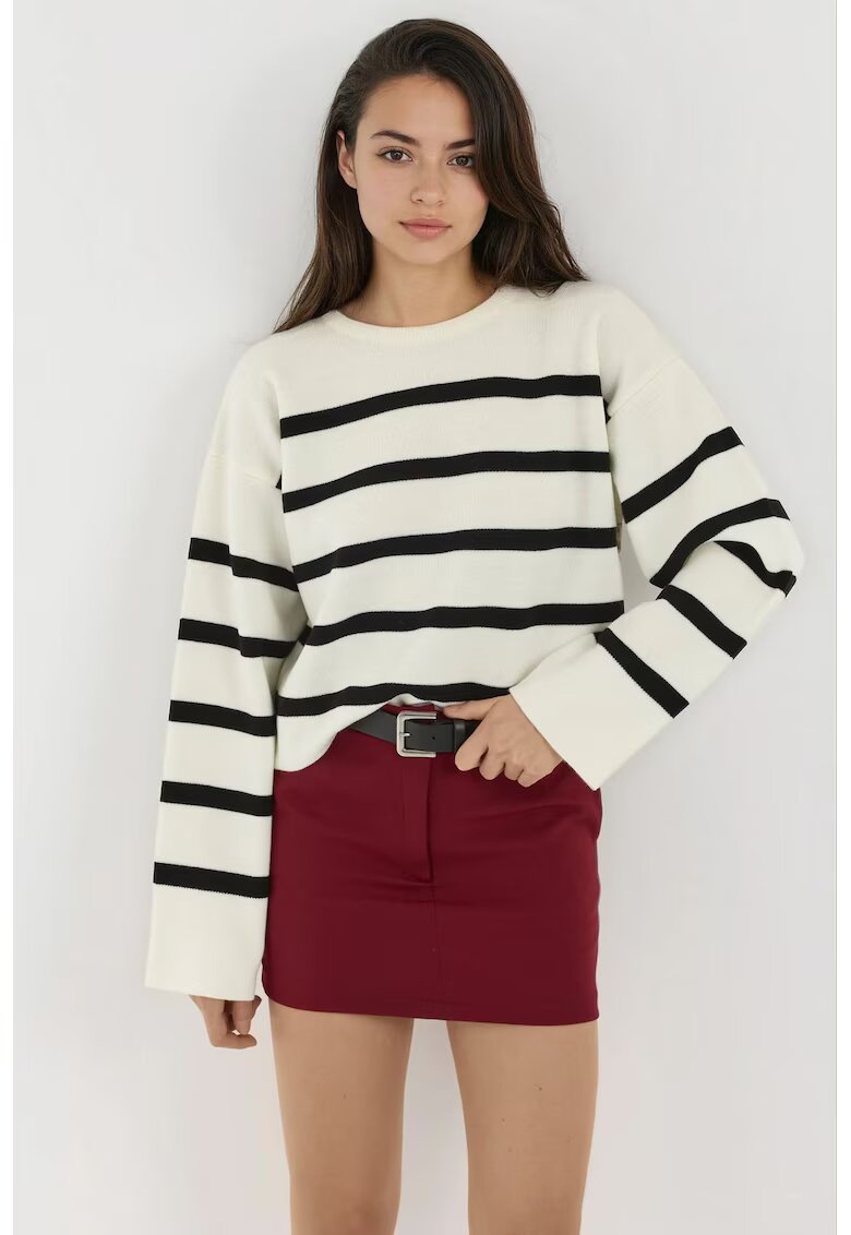 HiCCUP Pulover dama crop - croiala relaxata - dungi - alb - tricot