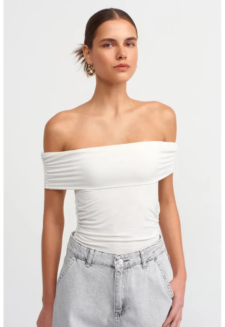 HiCCUP Top bodycon - umeri goi - volane - alb - jerseu