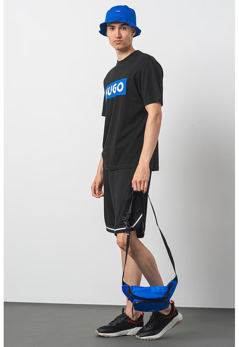 Hugo Tricou cu decolteu la baza gatului si imprimeu logo Nico - Negru