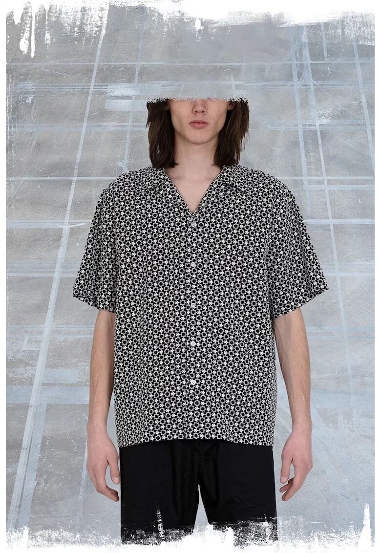 ISNURH Cămașă cu cut drept și imprimeu floral brodat - Negru
