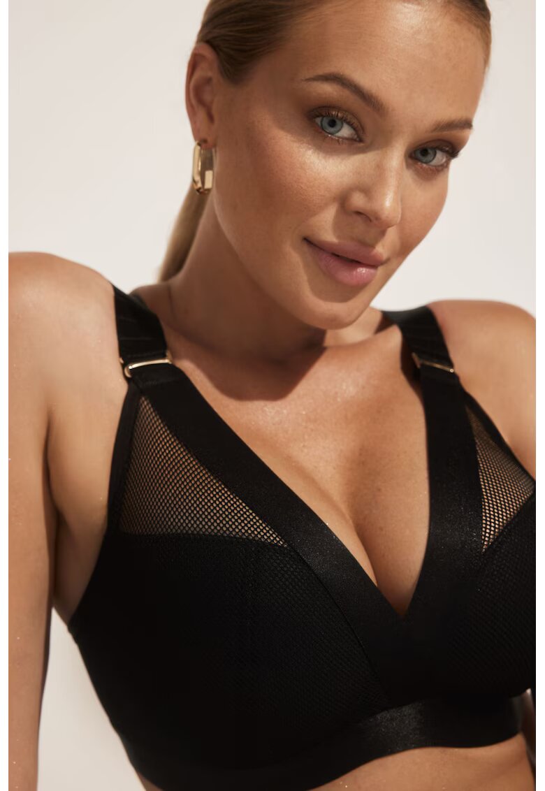 Kinga Sutien fara armatura Lara cu segmente din plasa