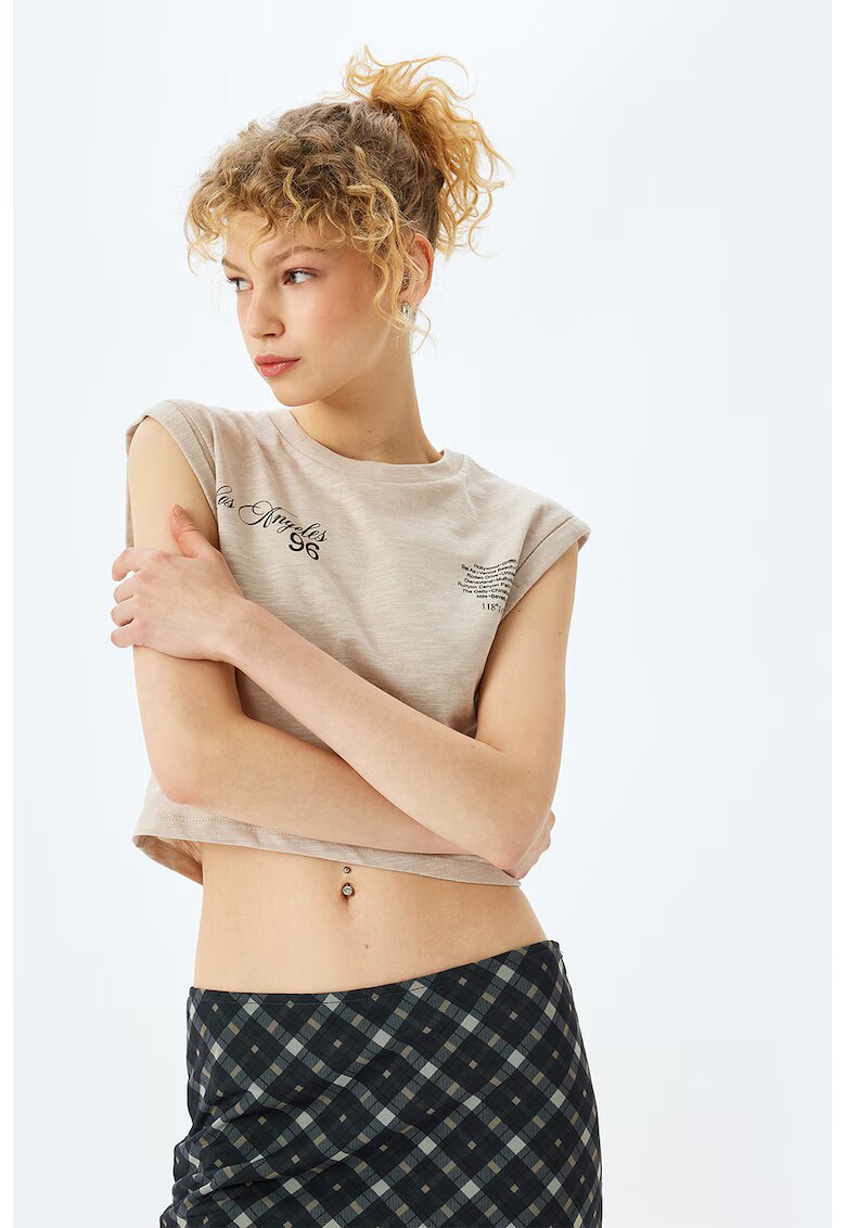 KOTON Tricou crop cu imprimeu text - Negru/Maro nisip