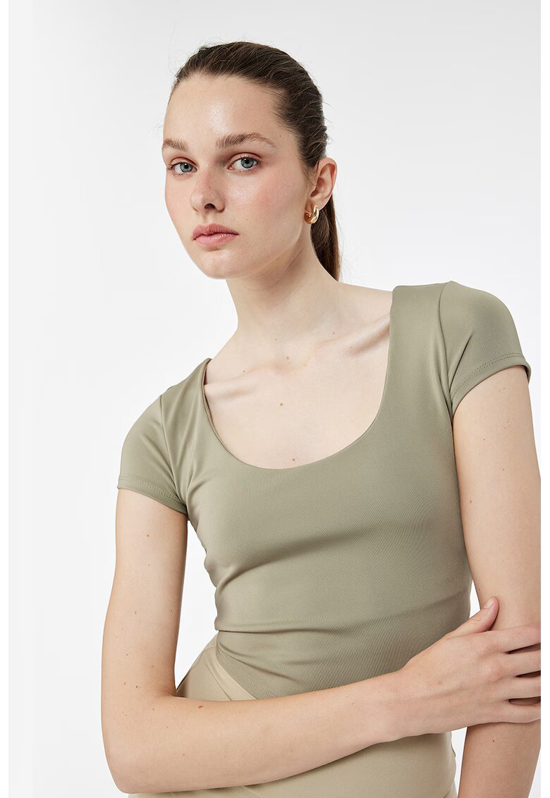KOTON Tricou crop striat cu decolteu adanc - Verde sparanghel