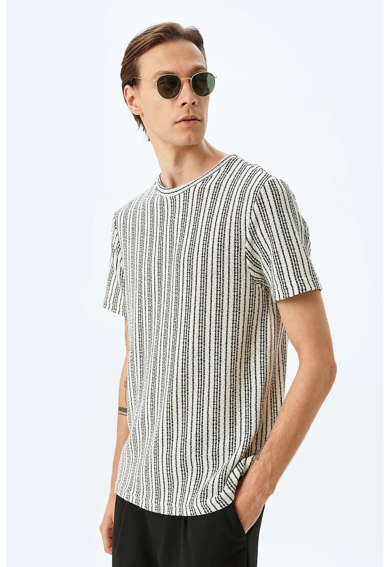 KOTON Tricou cu decolteu la baza gatului si dungi - Gri deschis/Crem