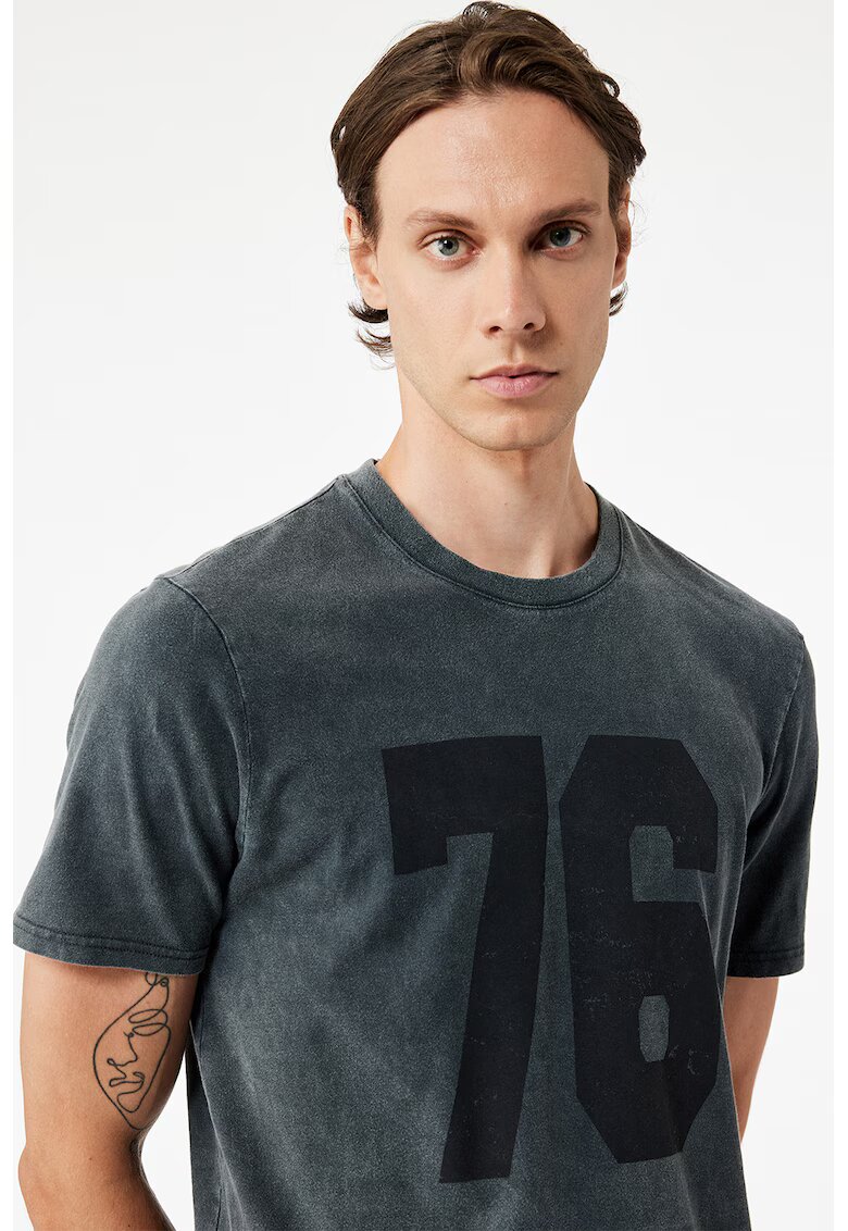 KOTON Tricou regular fit cu imprimeu - Gri carbune