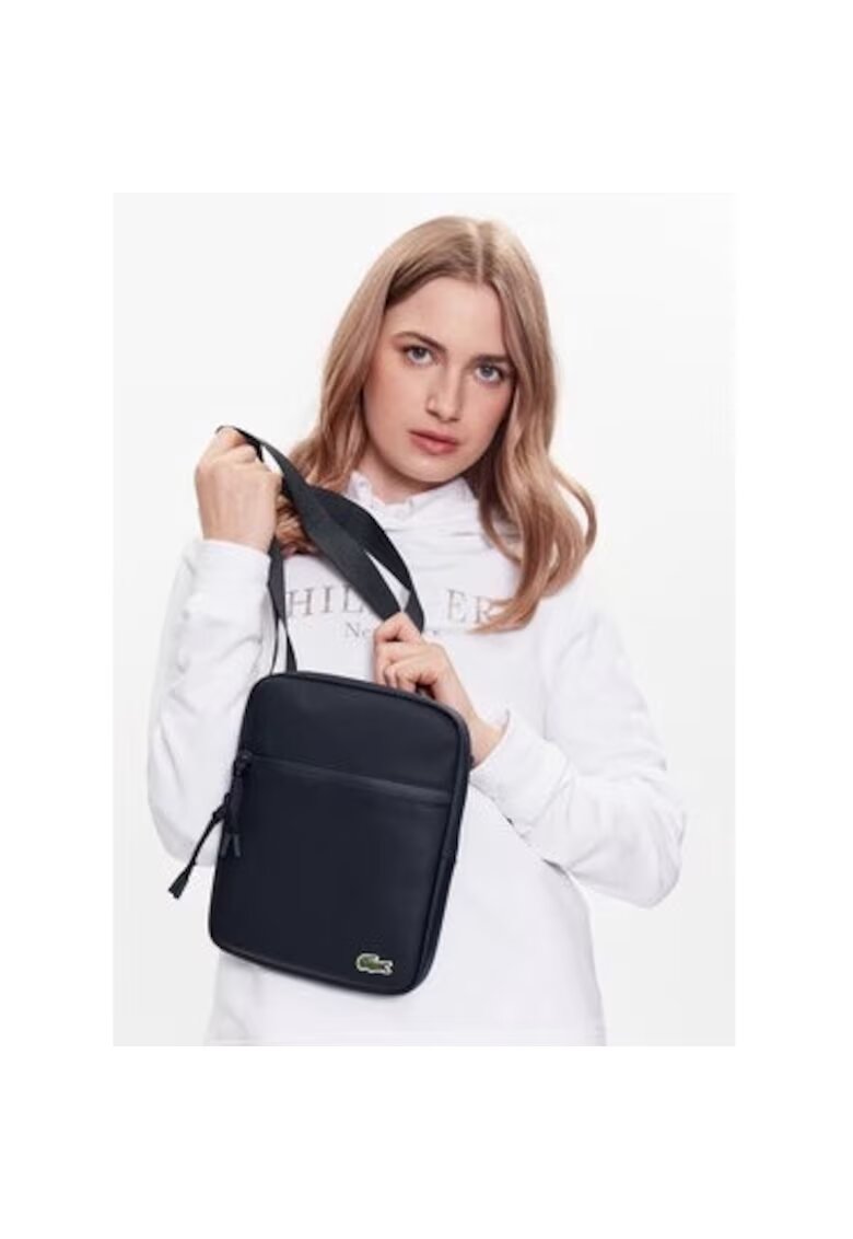 Lacoste Geanta unisex - albastra - material poliuretan - 24x17.5x8 cm