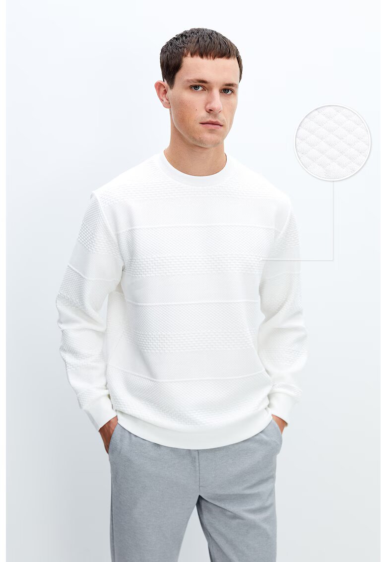 LC WAIKIKI Bluza de trening cu model texturat si decolteu la baza gatu;ui - Alb
