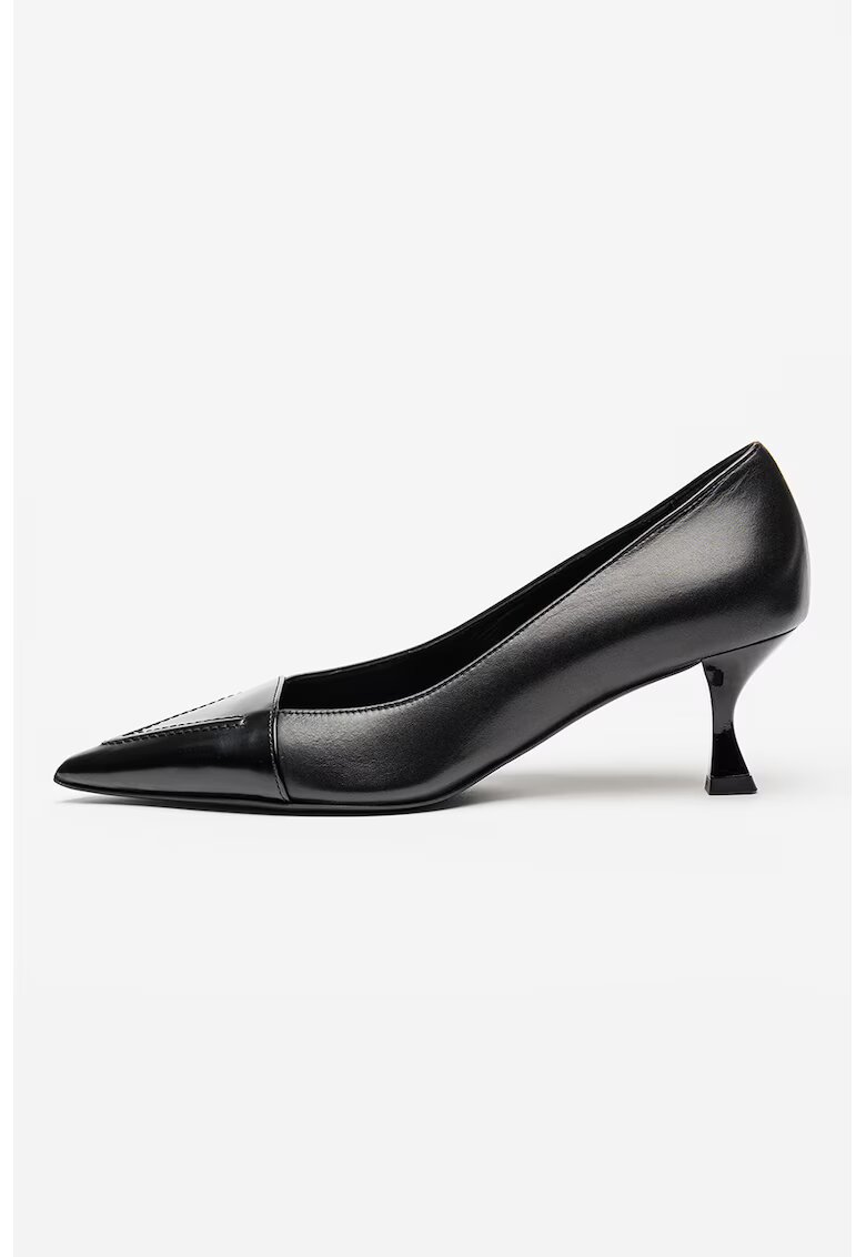 Love Moschino Pantofi de piele cu varf ascutit - Negru