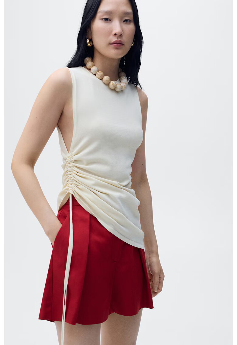 MANGO Pantaloni scurti din amestec de in cu pliuri - Rosu inchis