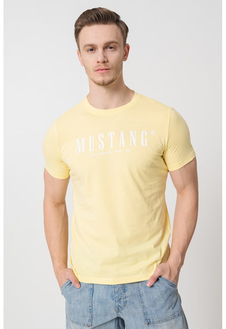 Mustang Tricou cu imprimeu logo pe piept - Alb/Galben