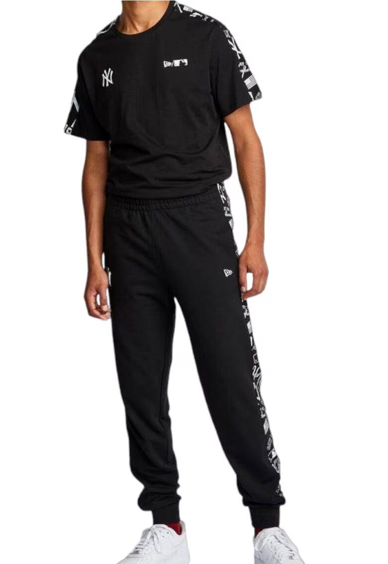New Era Pantaloni de trening pentru barbati New York Yankees negru
