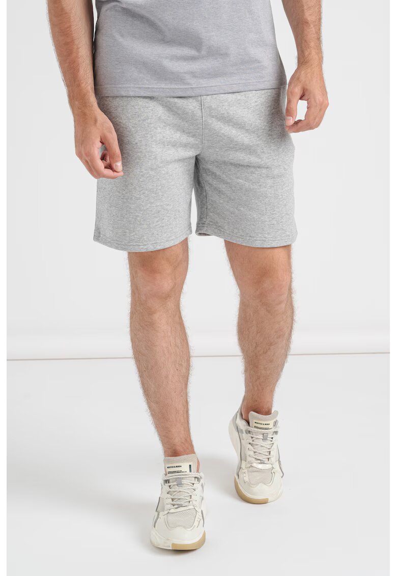 New Era Pantaloni scurti cu logo discret Essential - Gri melange