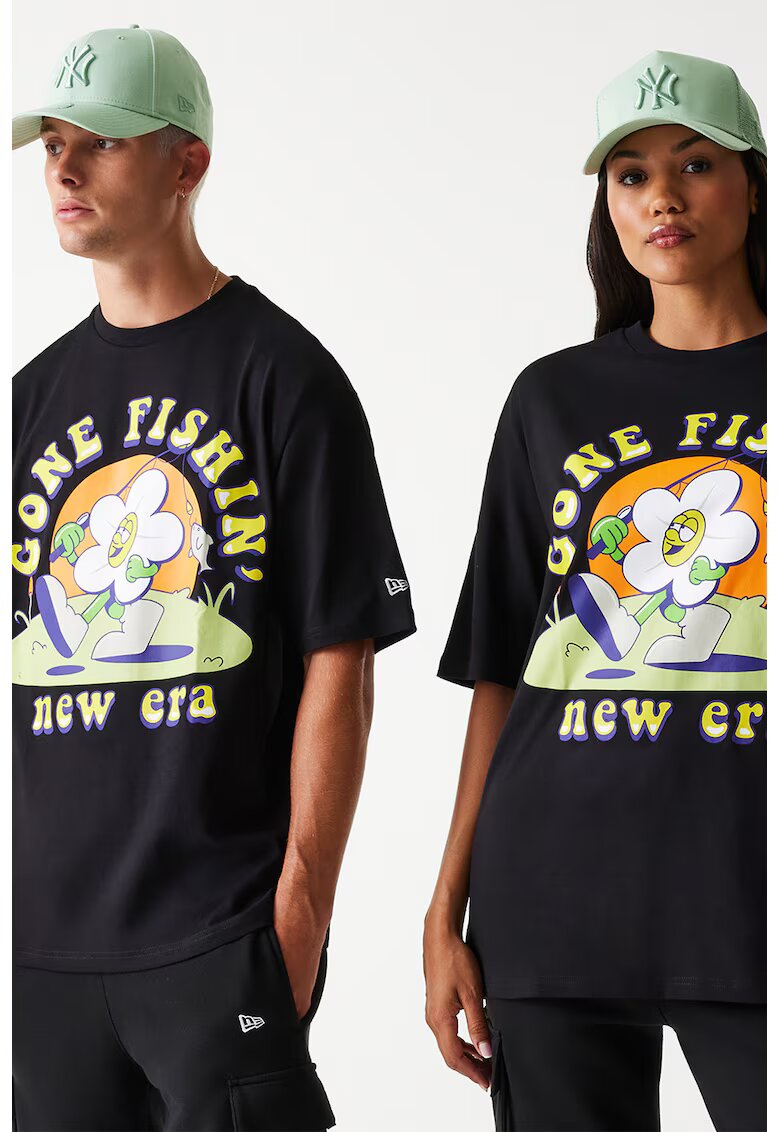 New Era Tricou unisex cu imprimeu grafic si decolteu la baza gatului - Negru/Portocaliu/Verde deschis