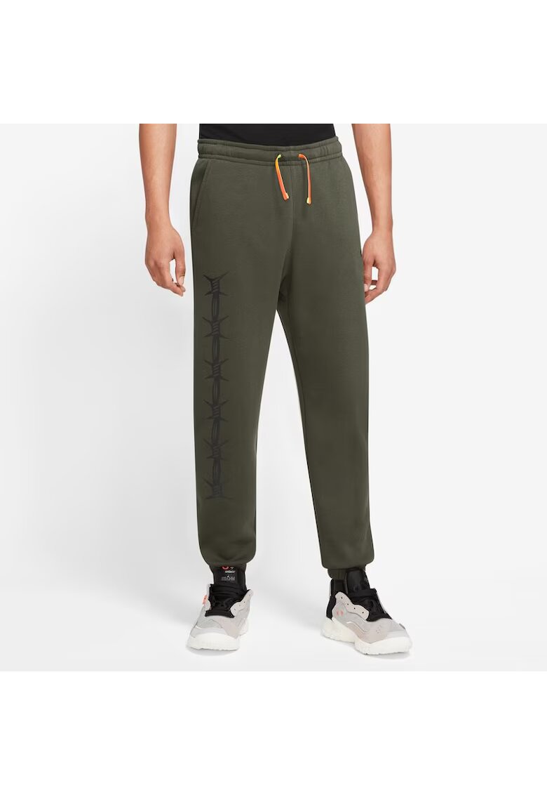 Nike Pantaloni pentru Barbati - m j flt mvp stmt gfx flc pant - DV1605-325 - Verde - Verde