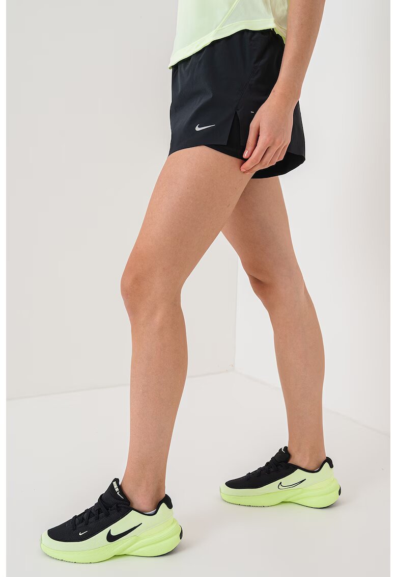 Nike Pantaloni scurti cu tehnologie Dri-FIT - pentru alergare - Gri antracit