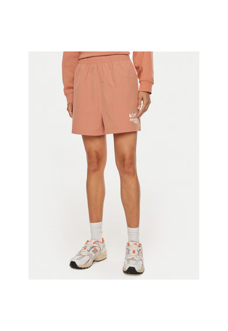 Nike Pantaloni scurti dama - 304643767 - Nylon - Maro - Maro