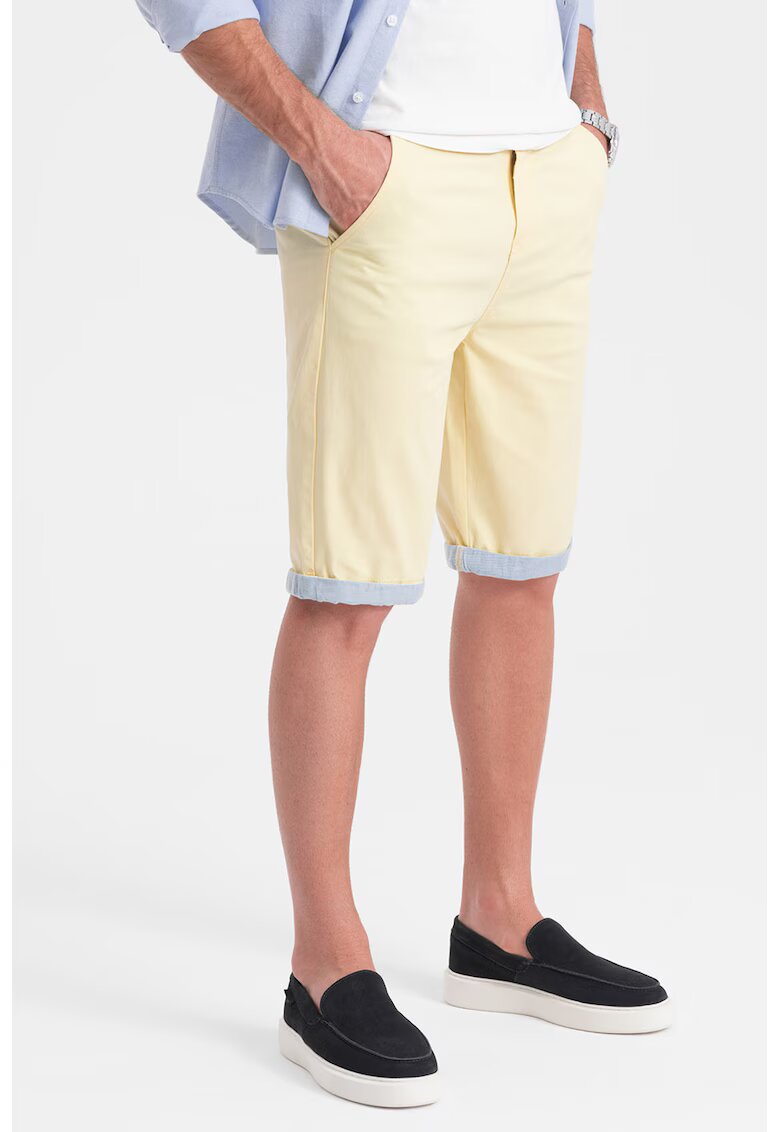OMBRE Pantaloni chino scurti cu terminatie contrastanta - Galben pal