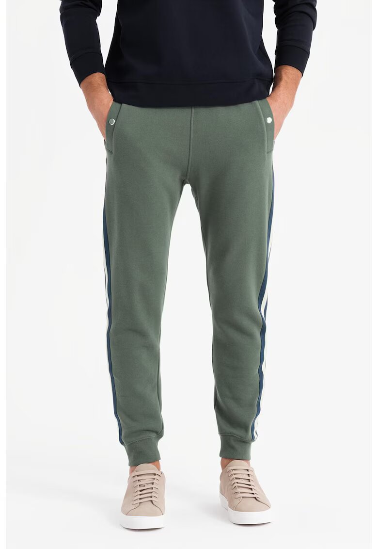 OMBRE Pantaloni de trening cu croiala conica si segmente laterale contrastante - Alb/Bleumarin/Verde sparanghel