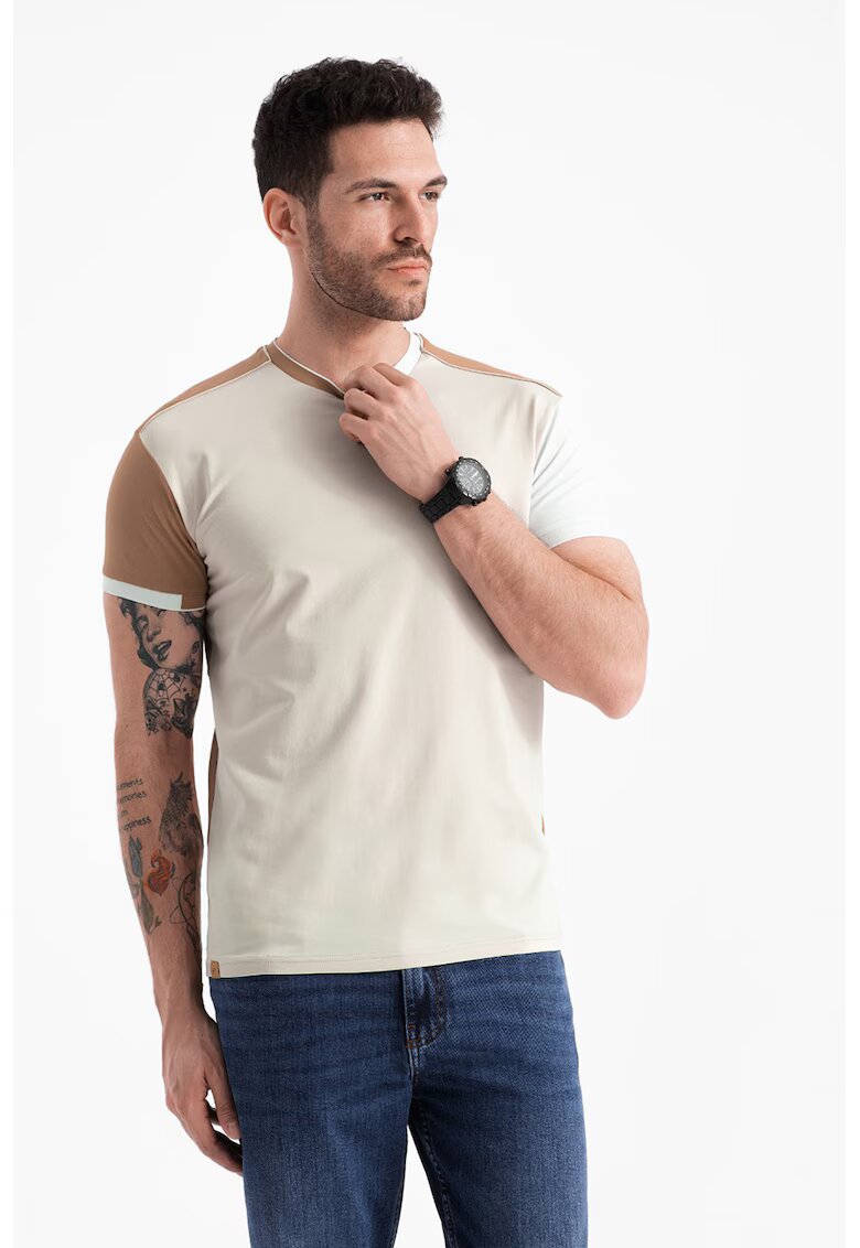 OMBRE Tricou cu decolteu la baza gatului si model colorblock - Alb/Maro