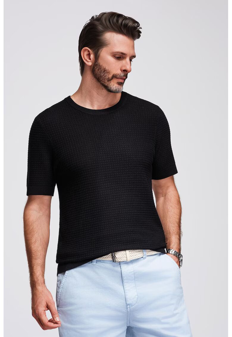 OMBRE Tricou tricotat cu decolteu la baza gatului - Negru