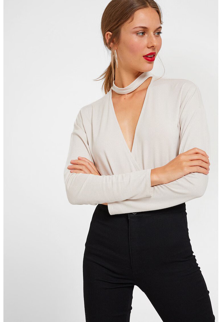 OXXO Bluza cu decolteu cache-coeur si decupaj - Crem