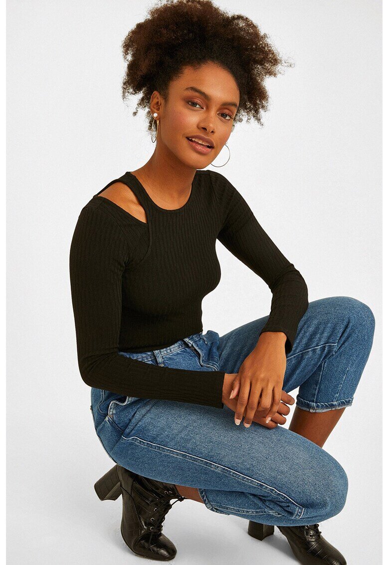OXXO Bluza cu decupaj pe umeri - Negru