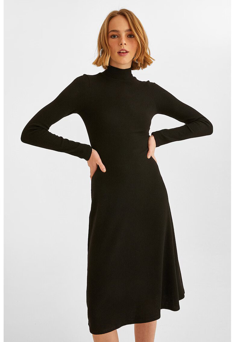 OXXO Rochie tricotata fin cu guler mediu - Negru