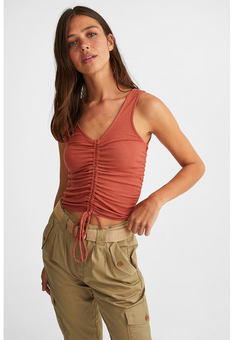 OXXO Top crop cu fronseuri frontale - Rosu stins