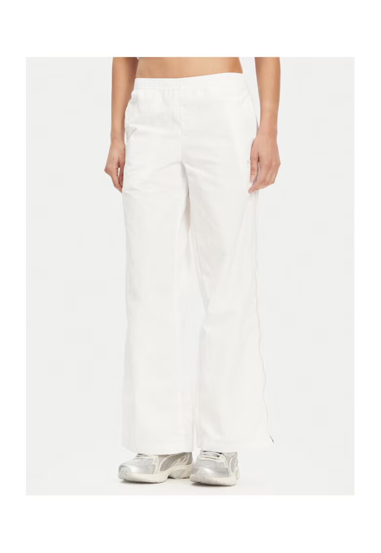 Puma Pantaloni dama - 304577796 - Nylon - Alb - Alb