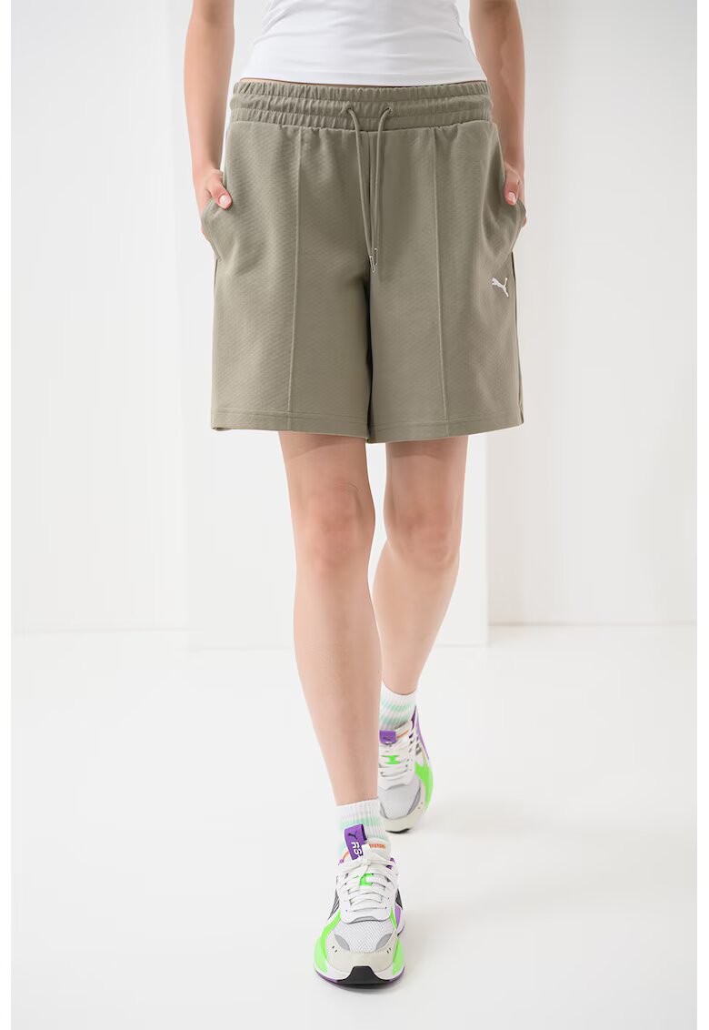 Puma Pantaloni scurti cu talie inalta si logo - Maro deschis
