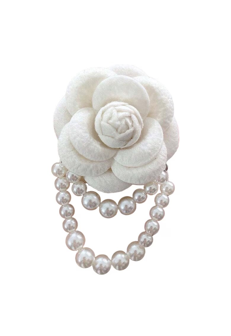 Pursehuit Brosa tip floare - alb unt - cu perle - Barbie C12