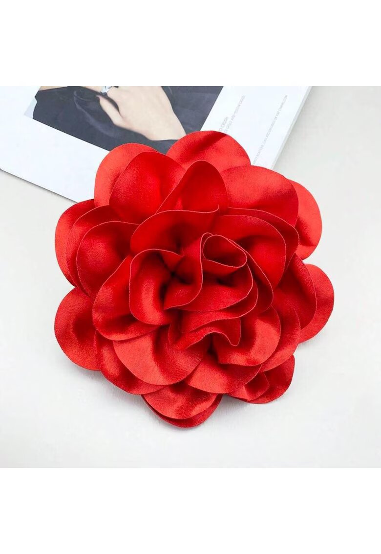 Pursehuit Brosa tip floare supradimensionata - rosie - Mailyn C20