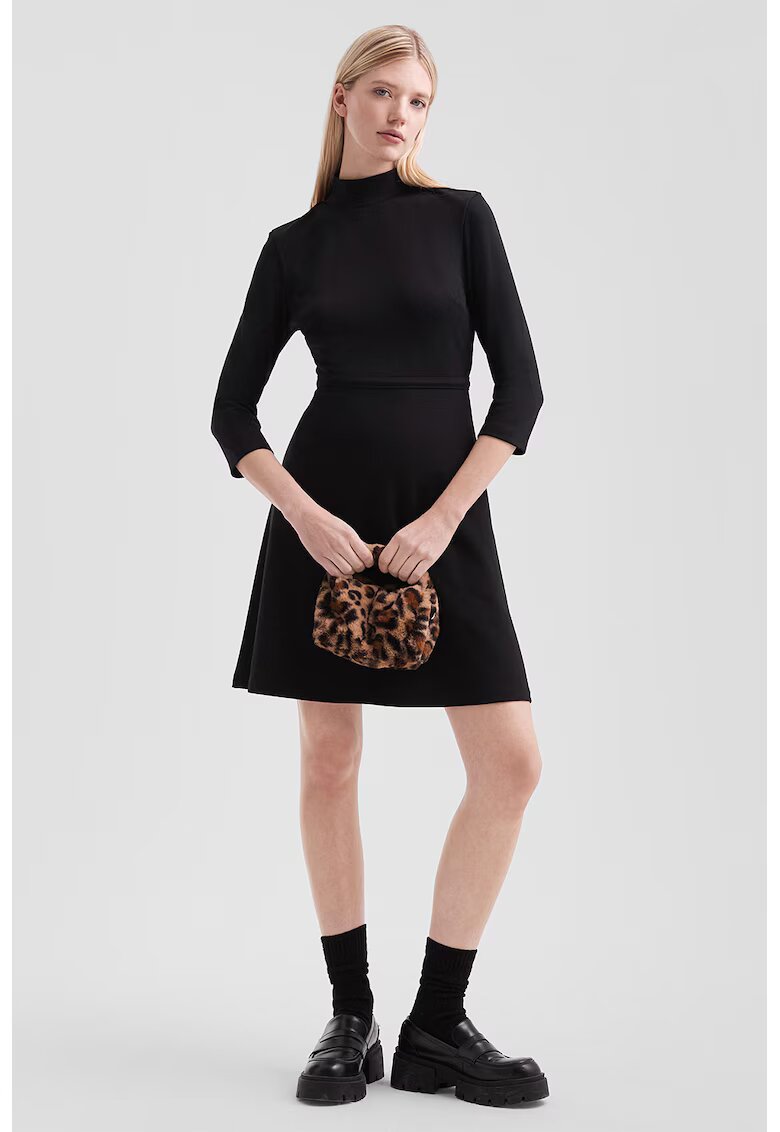 QS Rochie evazata cu decupaj - Negru
