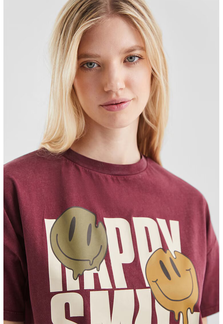QS Tricou cu decolteu la baza gatului si imprimeu grafic - Rosu inchis/Crem