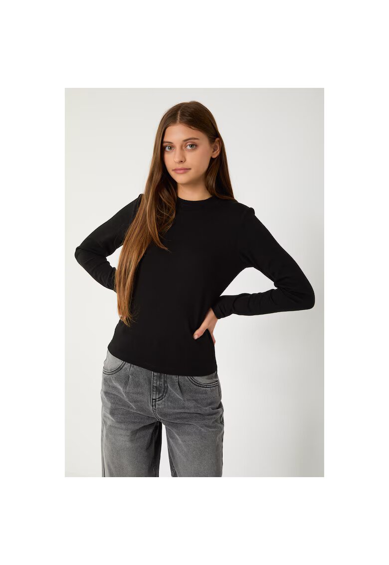 R Pulove cu model uni -