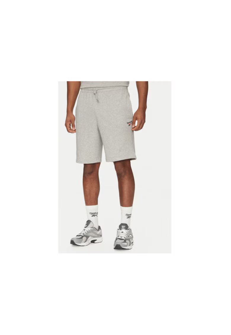 Reebok Pantaloni scurti sport barbati 100221793 - Bumbac/Poliester reciclat - S INTL - Gri