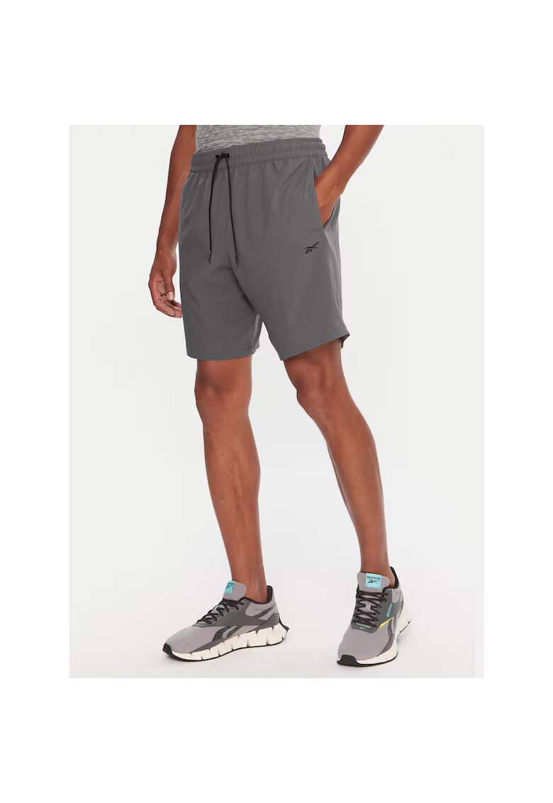 Reebok Pantaloni sport barbati gri - scurti