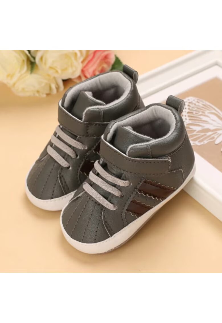 Superbaby Ghetute sport Model AL 19266 cu dungi - Pentru bebelusi - Piele ecologica - Baieti - Gri - Gri