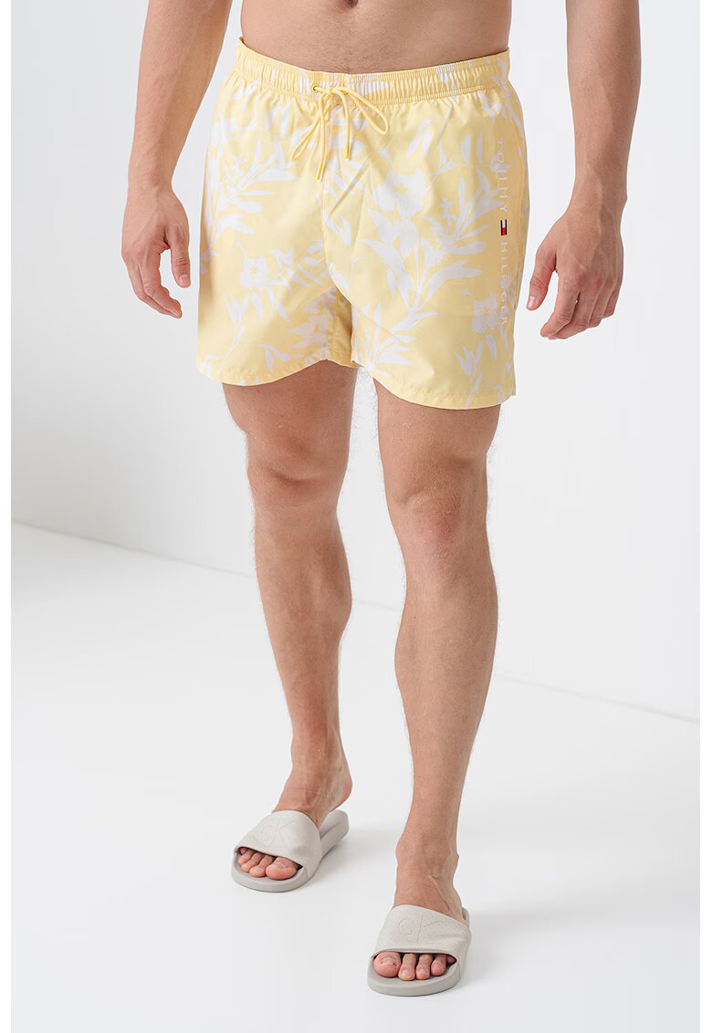 Tommy Hilfiger Pantaloni scurti de baie cu imprimeu floral - Galben pai/Alb murdar