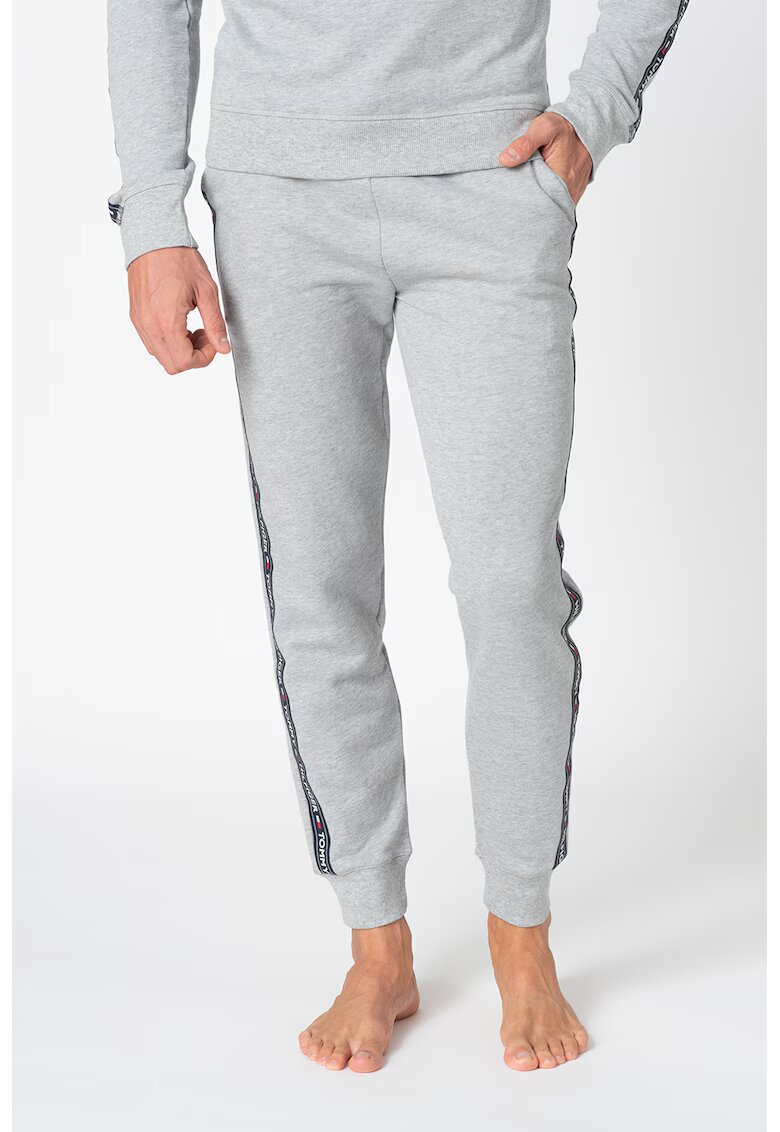 Tommy Hilfiger Pantaloni sport conici de casa - Gri melange