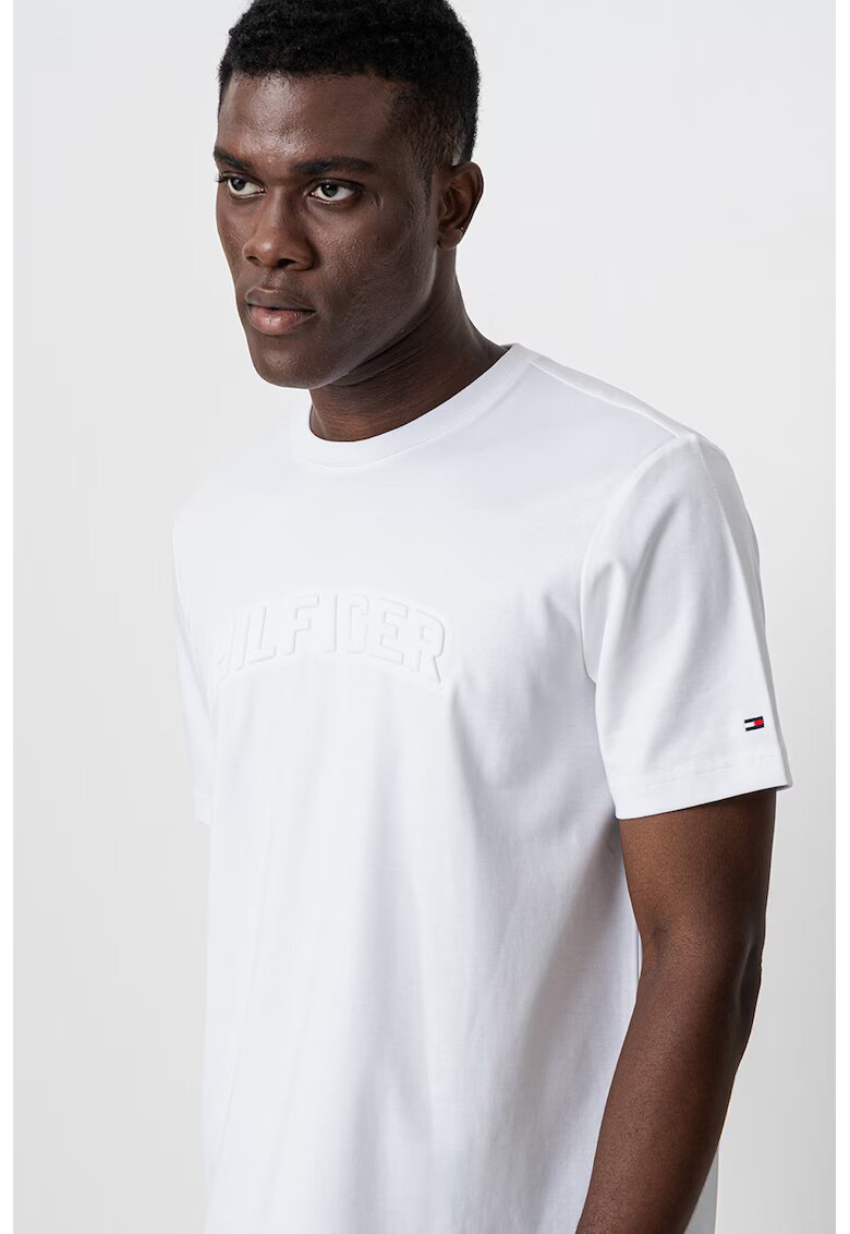 Tommy Hilfiger Tricou cu logo in relief - Alb optic