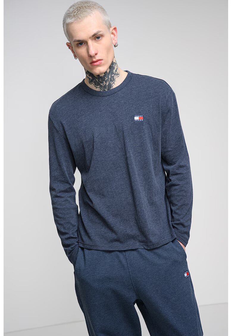 Tommy Jeans Bluza regular fit cu logo discret pe piept - Albastru prafuit