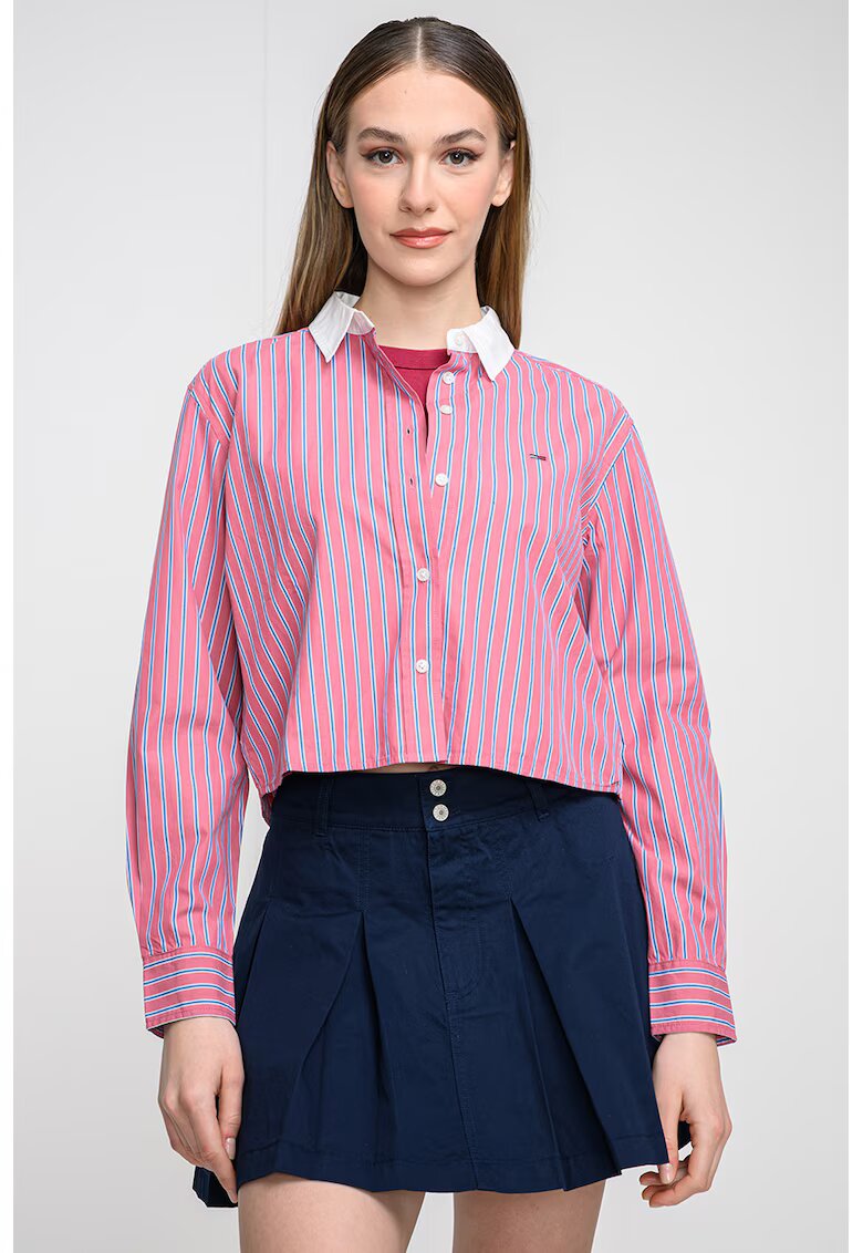 Tommy Jeans Camasa crop relaxed fit cu logo discret - Rosu stins