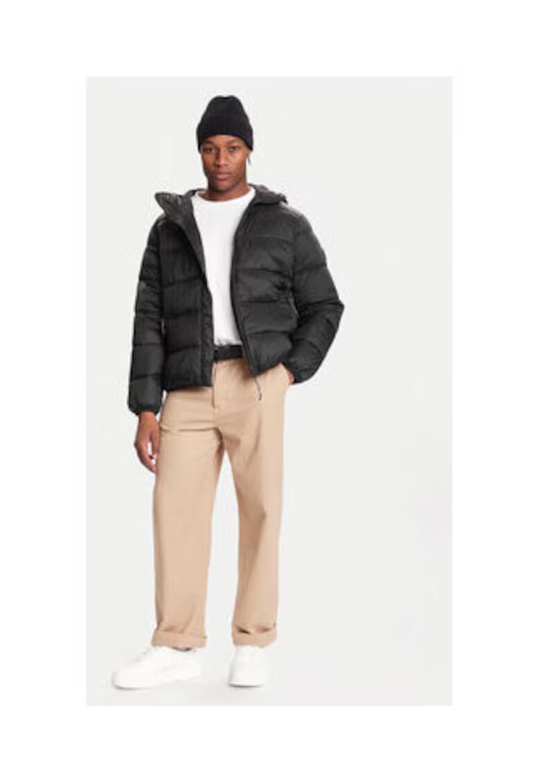 Tommy Jeans Geaca de iarna barbati - negru - 100% nailon reciclat